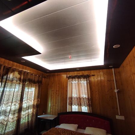 New Zum Zum Hotel & Restaurant Srīnagar Екстериор снимка