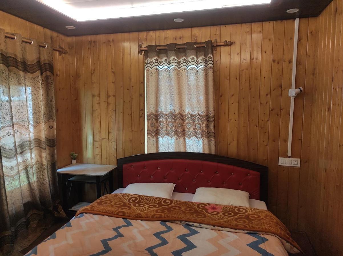 New Zum Zum Hotel & Restaurant Srīnagar Екстериор снимка