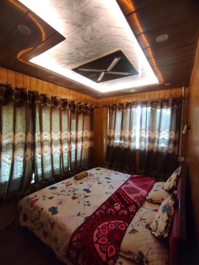 New Zum Zum Hotel & Restaurant Srīnagar Екстериор снимка