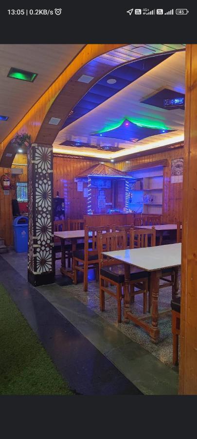 New Zum Zum Hotel & Restaurant Srīnagar Екстериор снимка